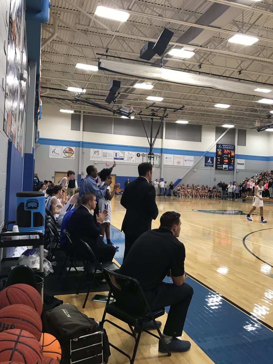CSDMsConnie's tweet photo. Gainfully employed one night, benchwarmers the next. #alumniproblems #CSDAlumniGame https://t.co/1uqWHollJp