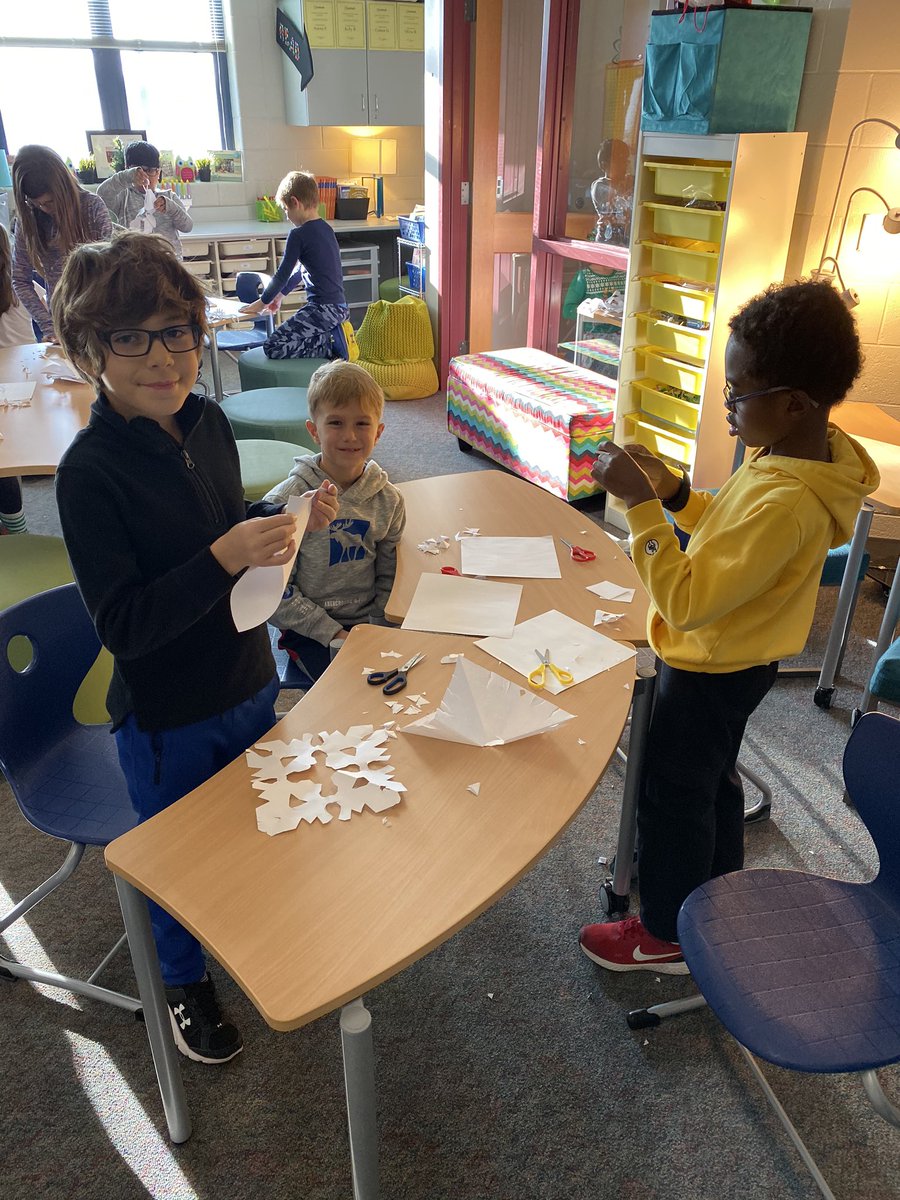 ksjogie's tweet photo. Loved making snowflakes with our first grade @moore2luvnfirst LiM buddies!!  #wmlearn https://t.co/51I6j37oku