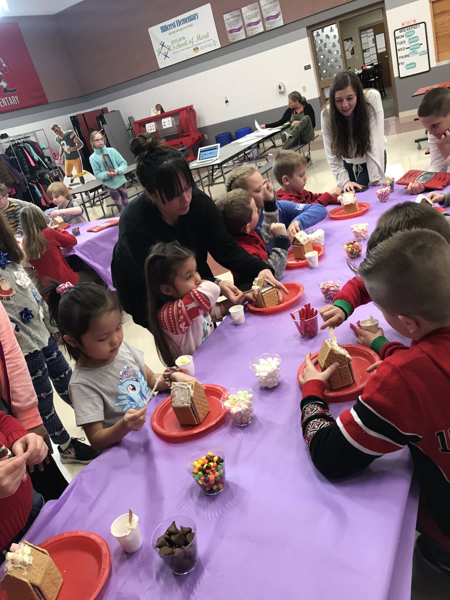 Beranekinders's tweet photo. The smiles say it all! We had a blast decorating our gingerbread houses with our 5th grade reading buddies today @PCSD_HC  #raiderstrong https://t.co/JWAorEfrfW