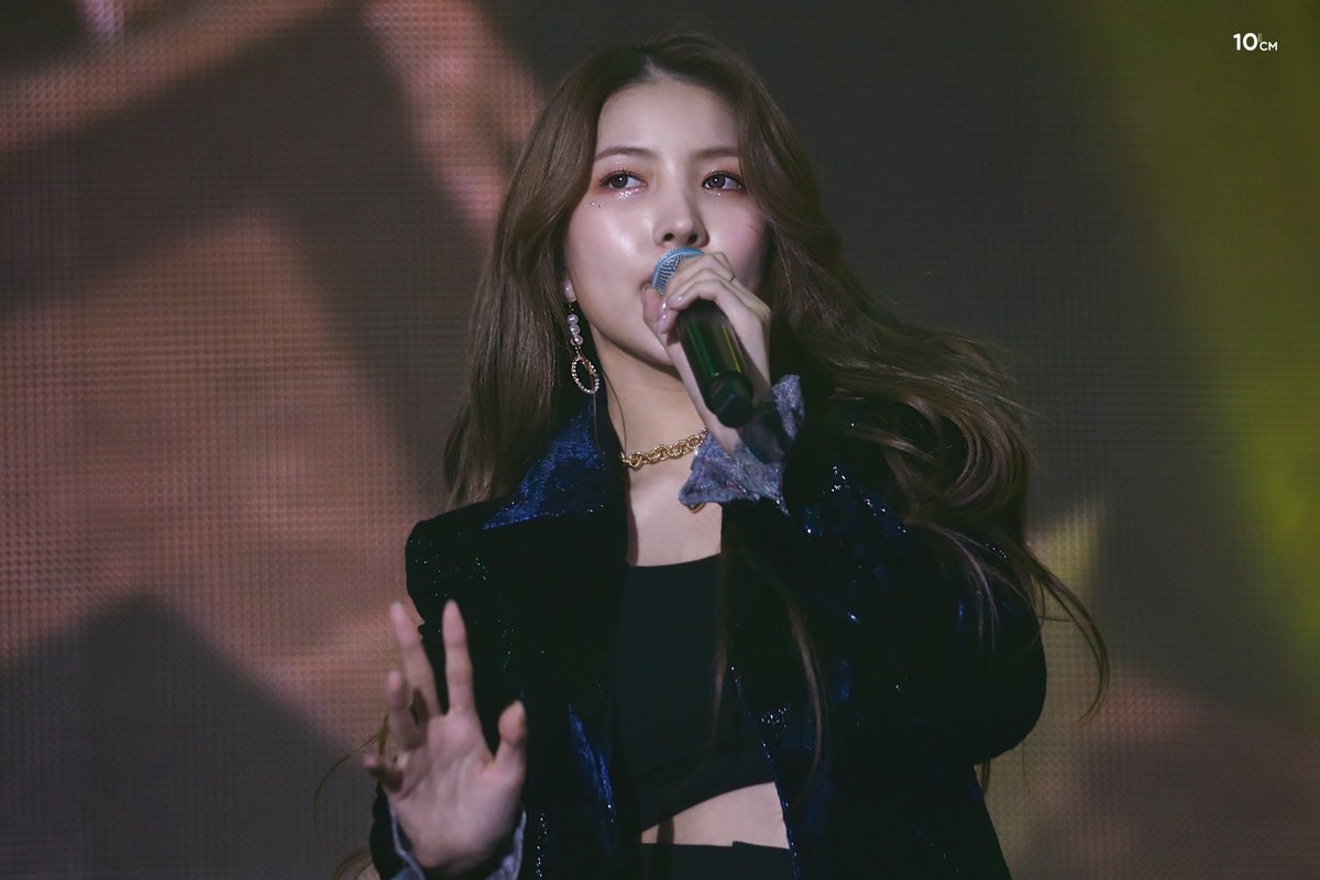 KSJJEB's tweet photo. 191124 펩시콘서트 🦊
#여자친구 #소원 
#GFRIEND #SOWON https://t.co/SbiTgblGLd