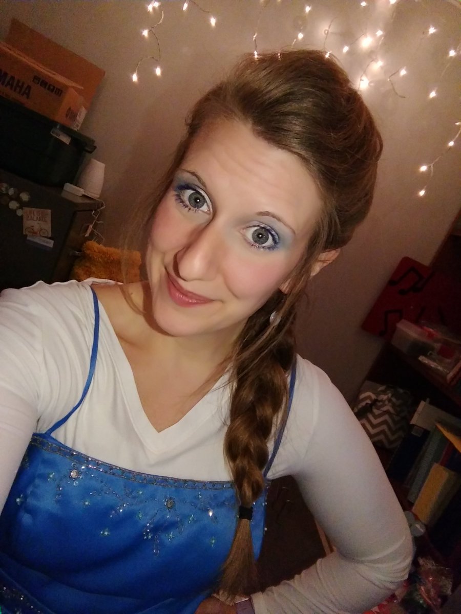 PineTree_Music's tweet photo. Did you know Elsa was teaching music at PT today!?! #moviecharacterday #letitgo #goofyfun https://t.co/eMBUE4rB64