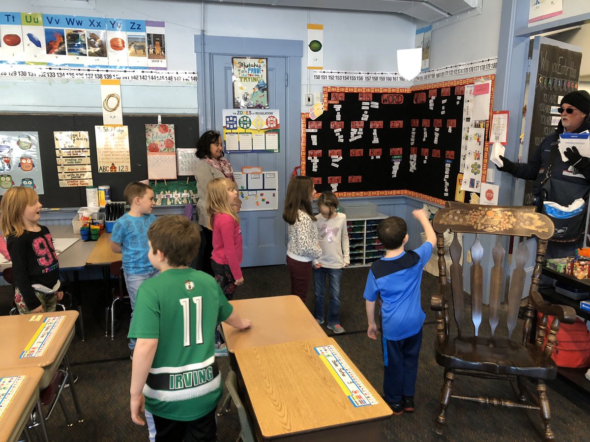 MrsFowlerFirst's tweet photo. We had a special delivery from East Rochester’s mail carrier! It seems that every first grader received a letter from Santa’s elves responding to the TIDE writing they had sent to Santa about a kind act they had done this year! @NLS_Rochester @RochNHSchool @USPS https://t.co/M9Mi5L1x6V