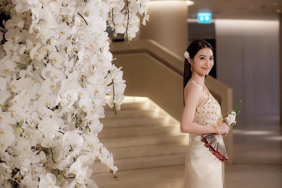 Be_Myself13's tweet photo. เป็นคนที่ยิ้มจับใจ ใส่ชุดไทยแล้วสวยสง่าจริงๆ มิวมิวของพี่

ยินดีด้วยนะค้าาาาาาา~~~ 💍

#มิวนิษฐา https://t.co/gdyizoYSgk
