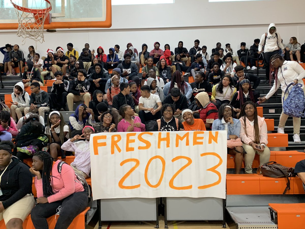 CarolCitySr1's tweet image. Chief Nation was rocking today!!!We had our winter sports pep rally celebrating the basketball and soccer teams. We had a special performance by VStuck a MCC alumna and DJ Ivory from 103.5 The Beat on the 1’s &amp;amp; 2’s also a MCC alumnus #wearerising #studentdriven #studentactivities
