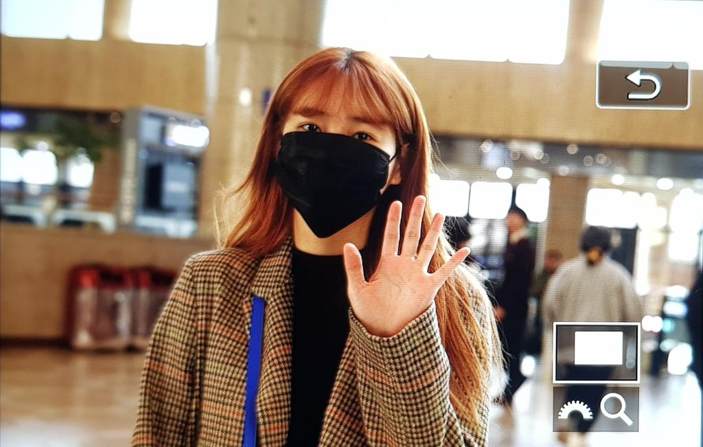 921230_net's tweet photo. 191220

마스크가 우리언니 얼굴 삼켰어....언니 앞은 보이는거 맞죠....???ಥ_ಥ

#AOA #유나 #YUNA https://t.co/m1hREXuFCL
