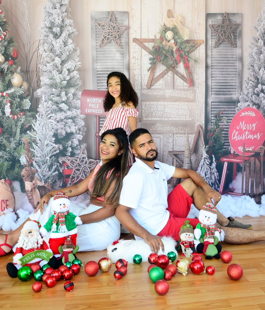 DhayeManu's tweet photo. Aquele ensaio de Natal 😍👩‍❤️‍💋‍👨👸🏻🐇🐰 https://t.co/xIeKvfja6t