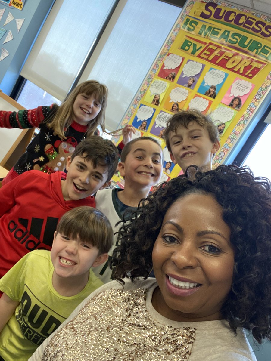 veronica_vw's tweet photo. What a fun lunch with these cuties! #mannschool #oakpark97 #WeAreD97 https://t.co/zqDvkYZzb2