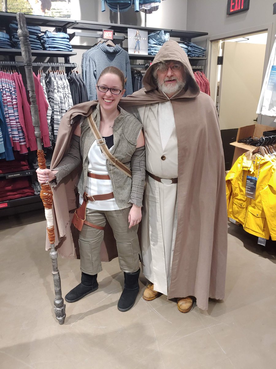 LegitLindz's tweet photo. Got to see #RiseofSkywalker at a fan event earlier 
What an incredible movie!
@starwars @Disney https://t.co/pw9t8lLCki