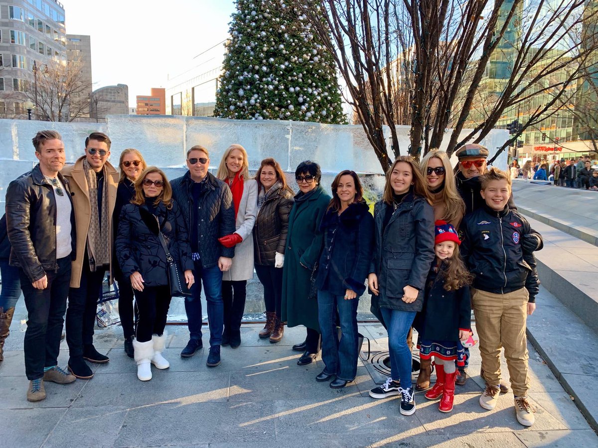 THERealLyndaDC's tweet photo. Thank you β¦@CityCenterDCβ© for an amazing evening!! Please bring back the ice!! #2020 #icemaze #family #friends #community ππ₯°ππΌ https://t.co/wh1Z70yDgh
