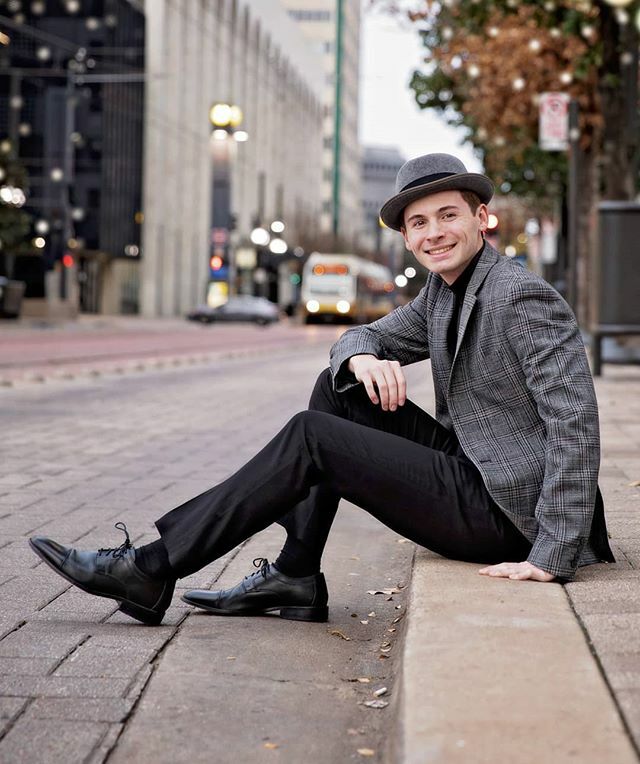 GalleryMoments's tweet photo. Senior photos in Dallas are my jam! I love getting to do this so much! This guys had so much style as was an absolute blast to work with! Thanks for choosing me To capture this fun day, Cas! 
#seniorphotos #dfw #dallas #deepellum #tx #2020 #graduate https://t.co/r68DadOhkA https://t.co/1rUvcHeMS6