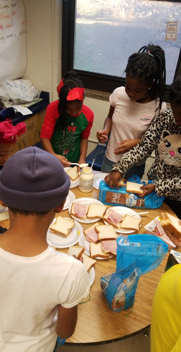 tiger_math's tweet image. Tiger Touchup preparing to spread love for tutorial! @PBS_Atlanta @Principal_Kemp @ValueTheirVoice @DixonLashawn @CarstarphenMJ @FOX5Atlanta @GregGiornelli