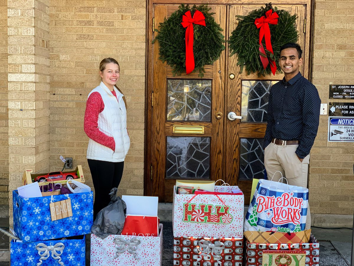 BCHSmagistra's tweet photo. #BCHSInterAct presidents enjoyed delivering boxes of gifts 🎁 for three Bristol families today. Nearly 60 club members generously contributed in order to brighten others’ holidays #ServiceAboveSelf #BCCares @BristolCTRotary @BCHSprincipal @MrBroderickBCHS https://t.co/LuuezkExfi