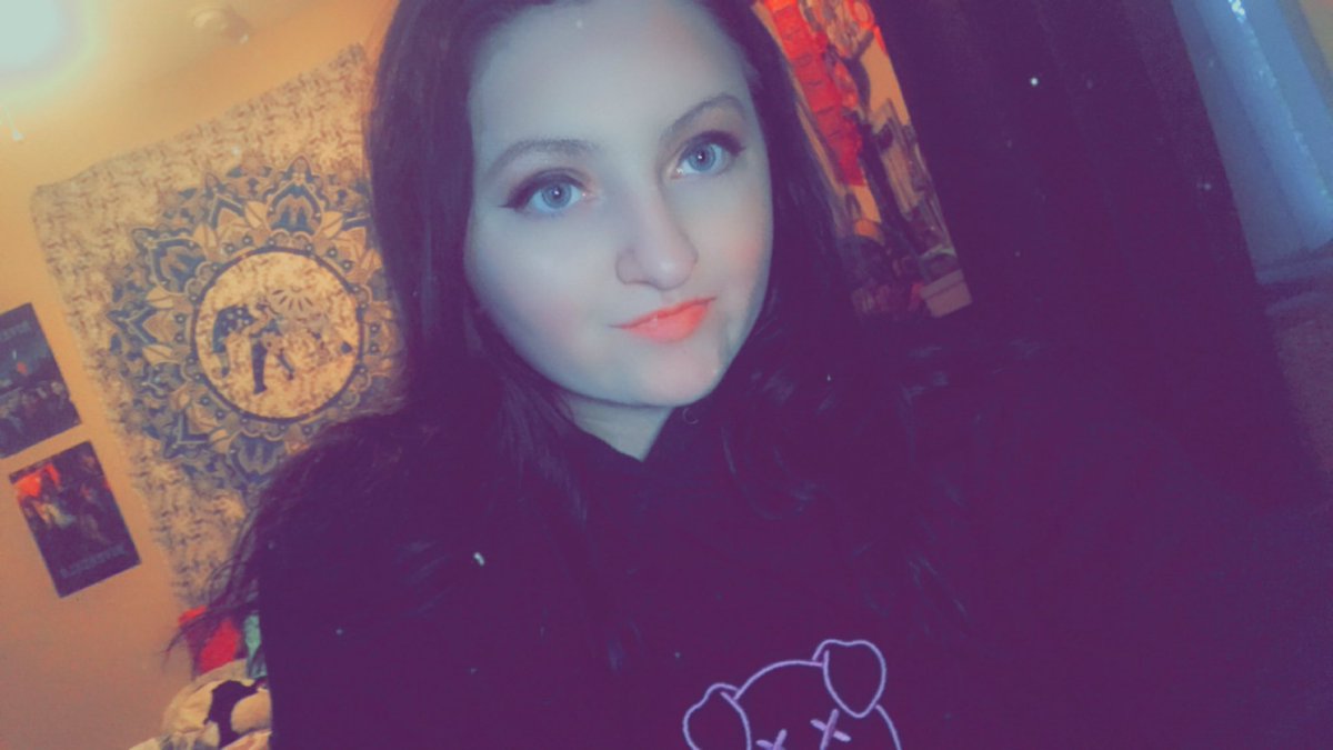 This @shanedawson x @JeffreeStar hoodie is EVERYTHING it’s literally so comfy 🥺😍❤️ #ShaneDawsonXJeffreeStar