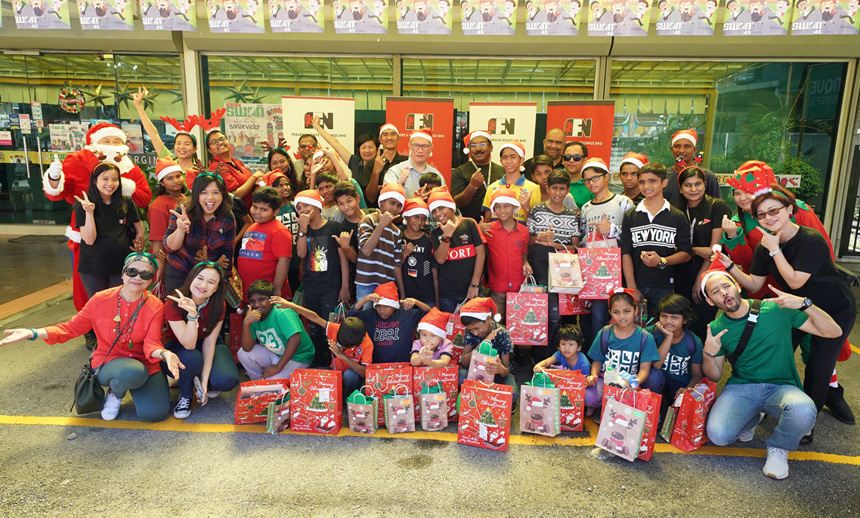 In the true spirit of Christmas, F&amp;NHB recently spread joy to 31 children and teenagers aged between one and 18 years old from Persatuan Rumah KIDS, by bringing them on a fun shopping spree at the SWAN Concept Store. 
Read More : lnkd.in/f_6P7h2
#FNsustainability