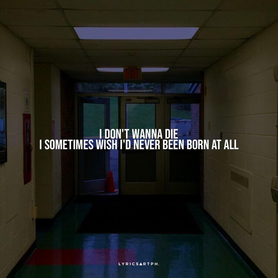 LyricsArtPH's tweet photo. Bohemian Rhapsody // Queen https://t.co/4uuB6qPtve