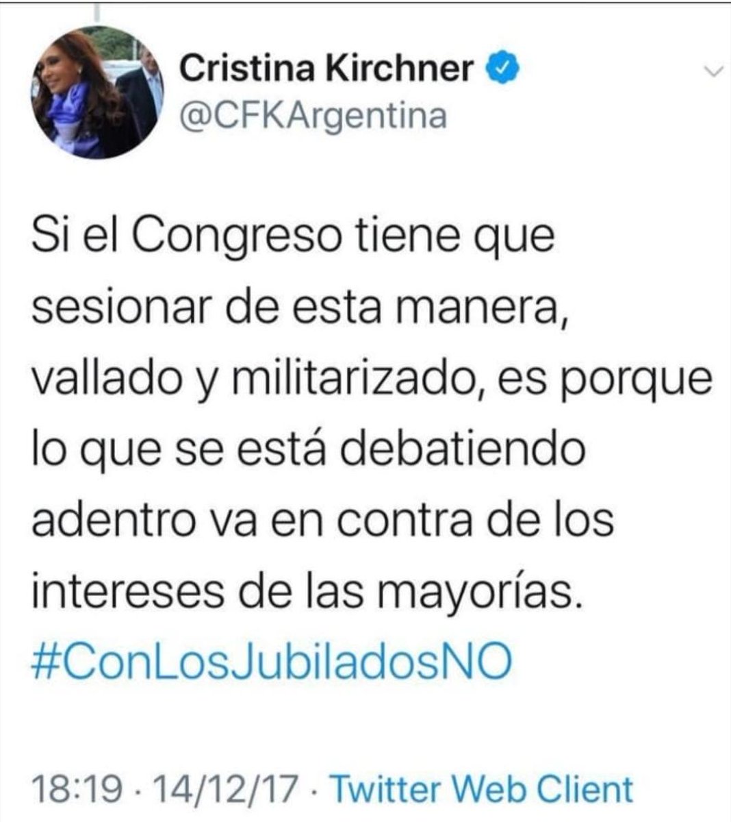 Solanopo's tweet photo. CFK, con los jubilados NO. https://t.co/0o7UeCkwza