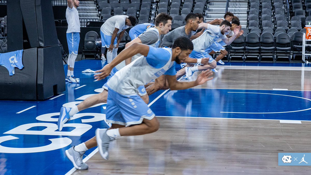 UNC_Basketball's tweet photo. 📍 Las Vegas, NV 🌇 

#CarolinaFamily https://t.co/utdBzJ089z
