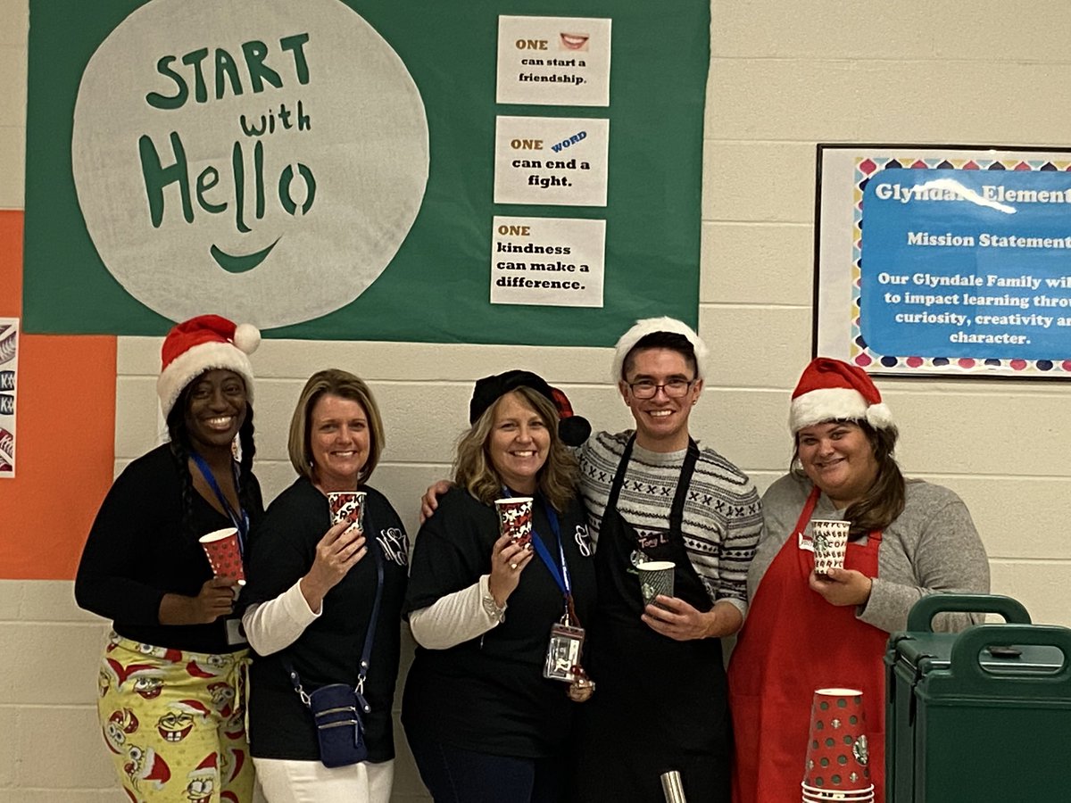 Santa + Starbucks = Smiles                               Merry Christmas from Glyndale! <a href="/HaywoodSenetra/">Senetra Haywood, Ed. S.</a> <a href="/GlyndaleElemen1/">Glyndale Elementary</a> @glynnschools