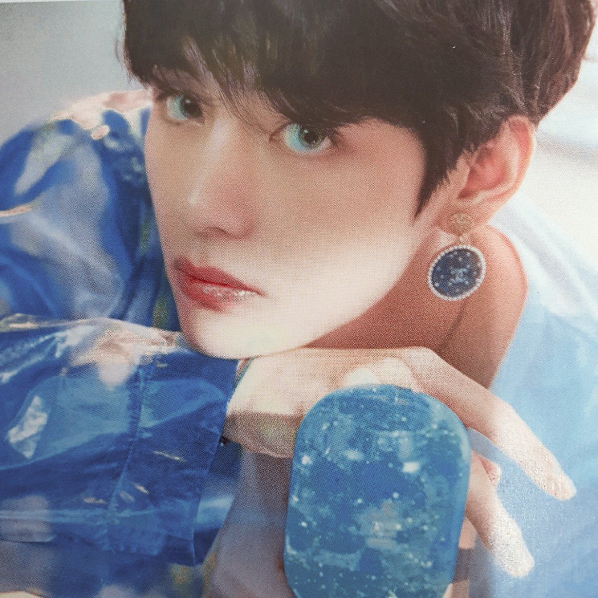 taekookfolder's tweet photo. Taekook look so ethereal in blue 💙 https://t.co/ghJNoOrbna