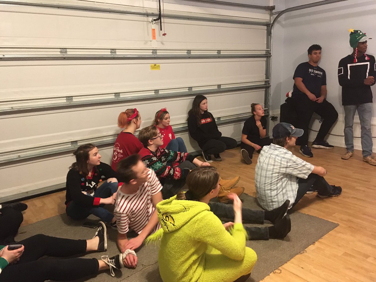 kcmatneyTHS's tweet photo. Last Tallwood Young Life Club of the decade this week! 25 students came out plus some former THS YL students home from college! #LionAmazing @TallwoodLions https://t.co/dnOc8UQMcW