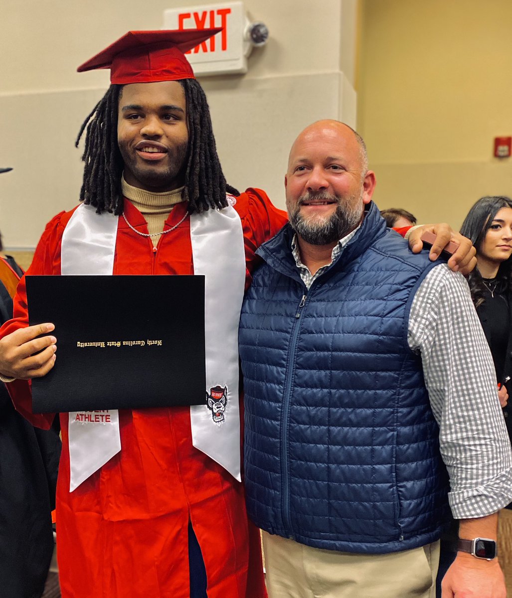 LumberCoachT's tweet photo. Glad I could be there for another Graduation Day! Thank you for being such a great representative of Louisburg College! We are all very proud of you and all of your accomplishments!⁦@Murchboy92⁩ https://t.co/1JBrYvFu1z