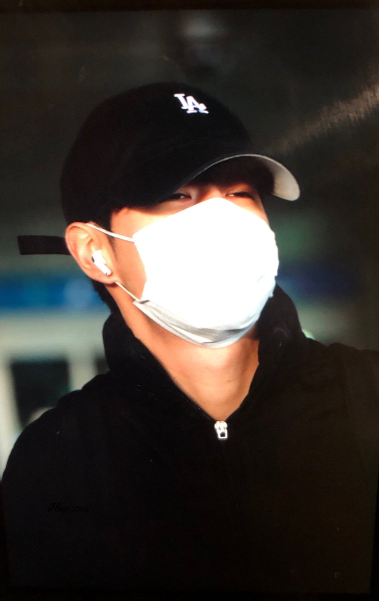 Fleur0116's tweet photo. 191220 ICN 도착 
오래만이다 ㅠㅠㅠㅠㅠ https://t.co/pUS1JkSlJq
