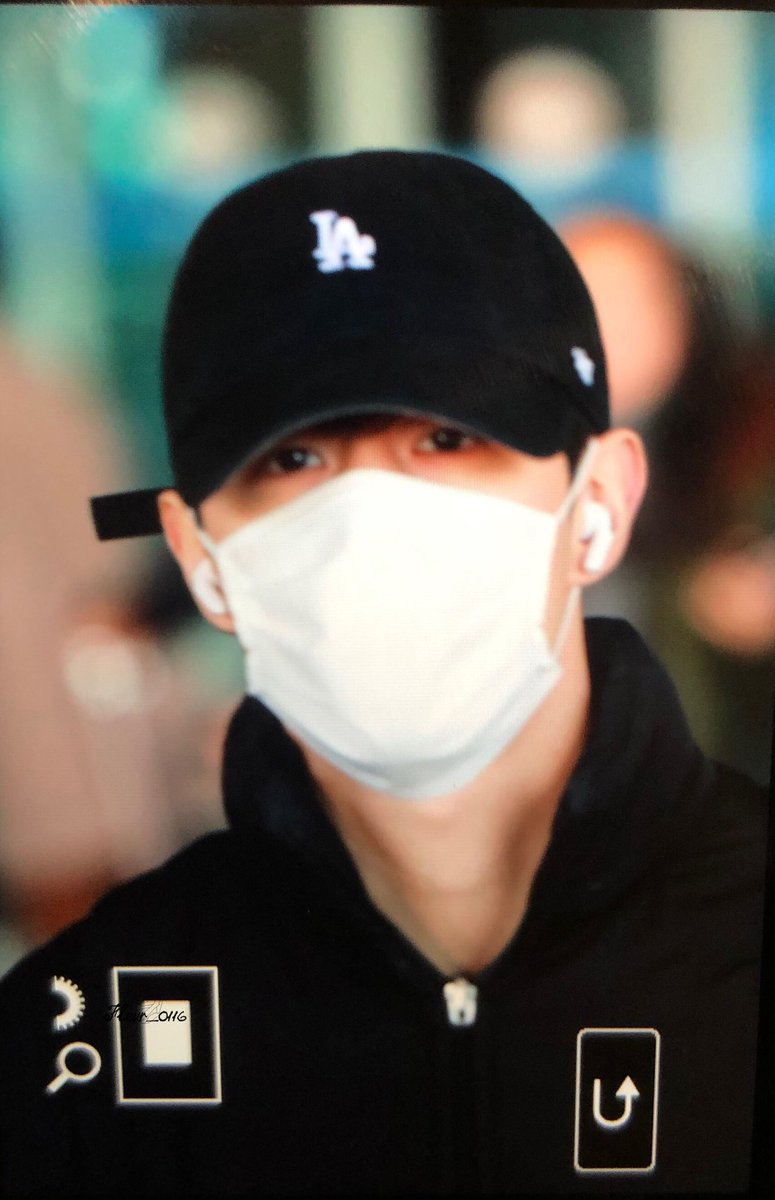 Fleur0116's tweet photo. 191220 ICN 도착 
오래만이다 ㅠㅠㅠㅠㅠ https://t.co/pUS1JkSlJq