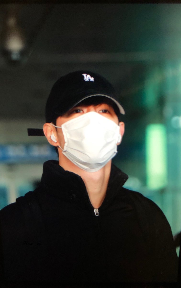 Fleur0116's tweet photo. 191220 ICN 도착 
오래만이다 ㅠㅠㅠㅠㅠ https://t.co/pUS1JkSlJq