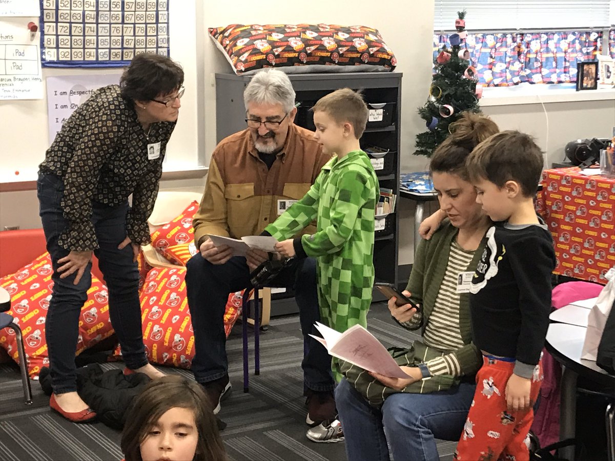 iCoachFarrell's tweet photo. We celebrated a class full of authors in @dirks_amanda’s room today! Students have been writing narrative stories and got to read their completed books to their classmates and families! 💗📖 #readersarewriters #proudteachermoments @CrestviewSMSD https://t.co/DaoqldCogU
