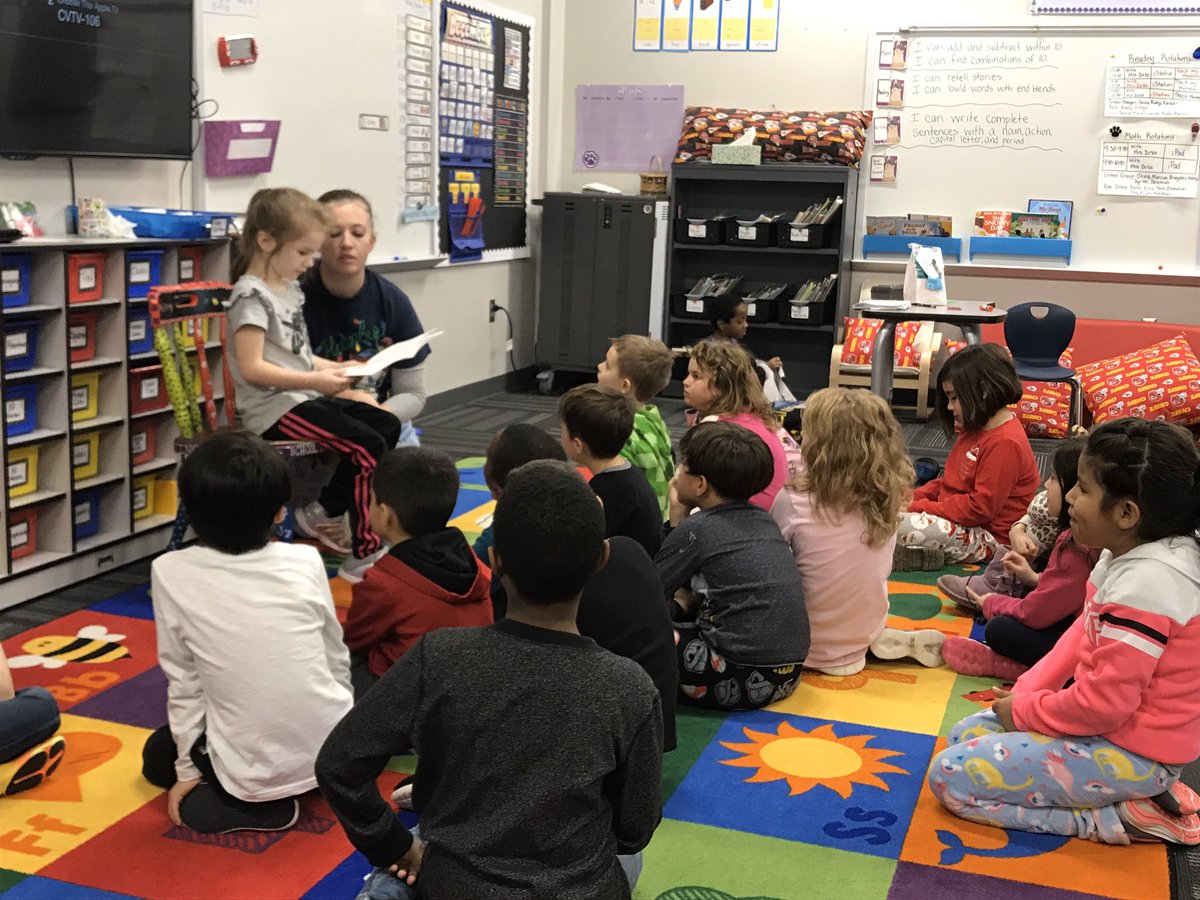 iCoachFarrell's tweet photo. We celebrated a class full of authors in @dirks_amanda’s room today! Students have been writing narrative stories and got to read their completed books to their classmates and families! 💗📖 #readersarewriters #proudteachermoments @CrestviewSMSD https://t.co/DaoqldCogU