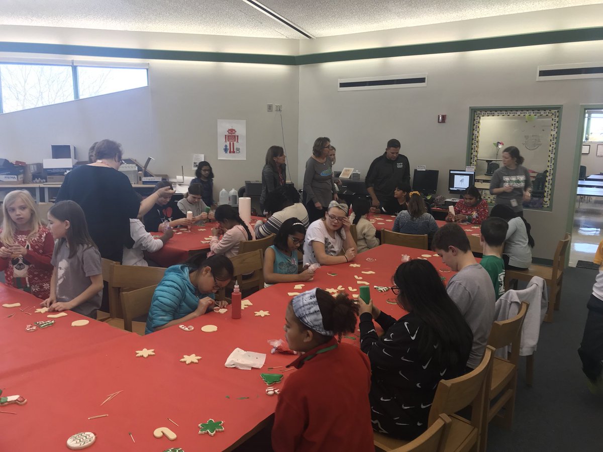 The MI culture team decorated cookies with the students that help guide our culture team and provide us feedback.  Student voice is so important as we go through this journey.  We are better together!  #MIStrong #MasonMoments