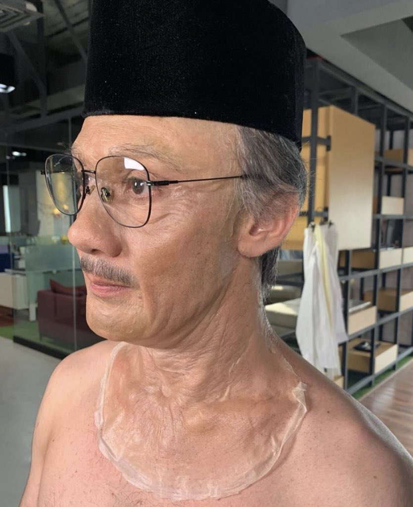 Reza Rahardian bertransformasi jadi BJ. Habibie. Keren nih make up effectsnya 🙌🏻

📸 officialpilarez
