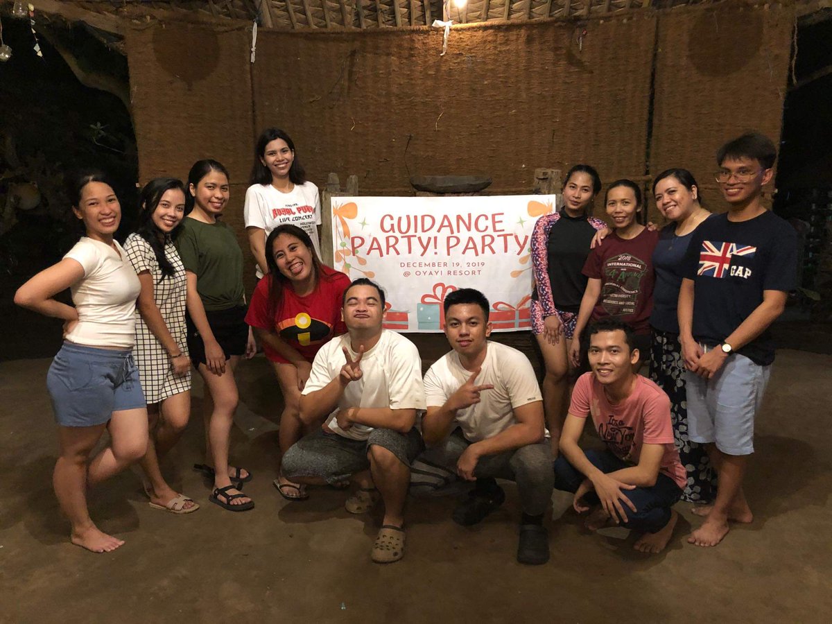 lindseysante's tweet photo. Guidance Family Christmas Party! Last night's a blast! https://t.co/YfdT5L2EUz