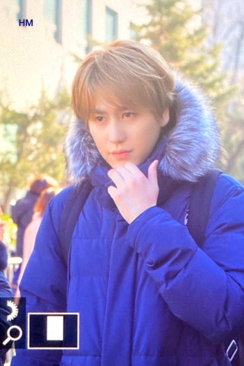 honeymallow8823's tweet photo. 191220

겨울=규현 💙
겨울완댜님👑

#규현 #KYUHYUN 
#キュヒョン #圭贤
#슈퍼주니어     
#SUPERJUNIOR https://t.co/lN4OcFEcPO