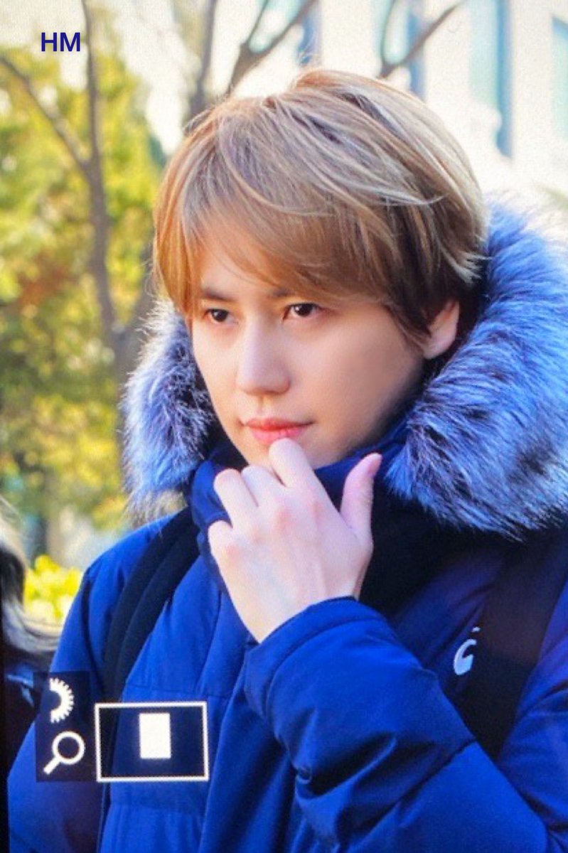 honeymallow8823's tweet photo. 191220

겨울=규현 💙
겨울완댜님👑

#규현 #KYUHYUN 
#キュヒョン #圭贤
#슈퍼주니어     
#SUPERJUNIOR https://t.co/lN4OcFEcPO