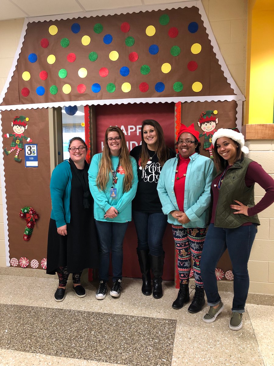 reach4excellen1's tweet photo. Enon teachers share their school spirit on our “Elf Day.” #doink #EnonRocks@Enon_ElementarySchool https://t.co/u5Yr1Vwl7x