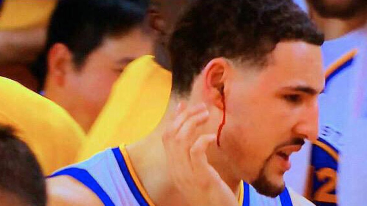 LakeShowYo's tweet photo. listening to Reggie Miller commentate https://t.co/akIAXH1pkK