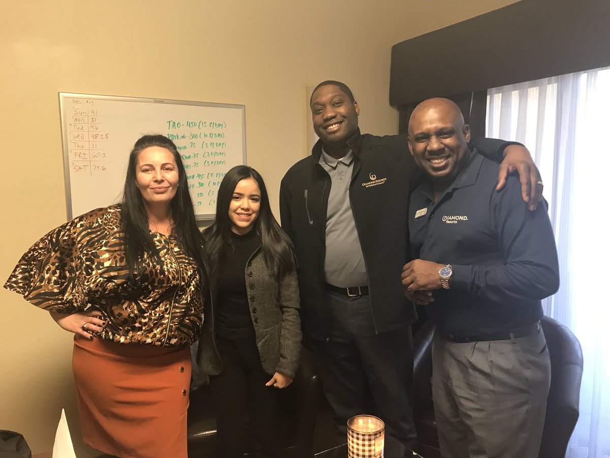 Recruiterofgems's tweet photo. Welcome home Betty!! We are so delighted you are back in Vegas at Diamond Resorts! Time to set the world on 🔥!! #DownwithOPC #TopTalentOnly #Marketing #DiamondCareers @WilloftheWestLV  @febus_joann @MKalber9 @timesharexpert @UiInsideNOut @TheTNPatrick https://t.co/TfWC9bXqOg
