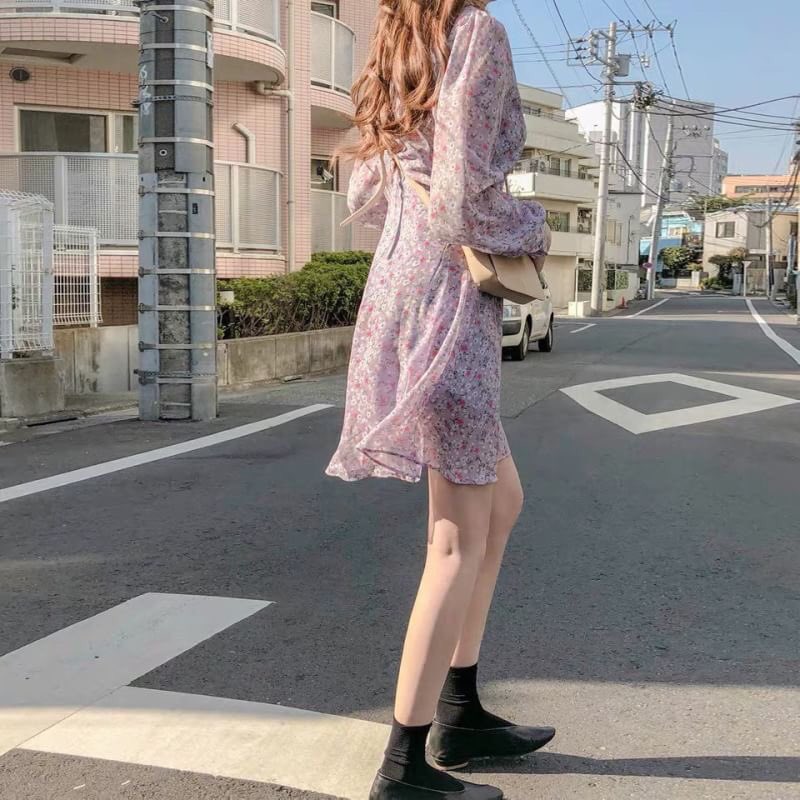 28Mpt's tweet photo. เดรสชีฟองคอวีลายดอกไม้ แต่งกระดุมมุขด้านหน้า ผ้าชีฟองอย่างดี ใส่สบายมากค่ะ 
ขนาด 
อก34 
เอว ไม่เกิน28 
สพ40 
ยาว34
300฿

#เสื้อผ้าแฟชั่นน่ารักราคาเบาๆ #เสื้อผ้าสไตล์เกาหลี #เสื้อผ้านำเข้า #เสื้อผ้าแฟชั่นเกาหลี #สินค้าพร้อมส่ง https://t.co/aHSu6Q3Xhs