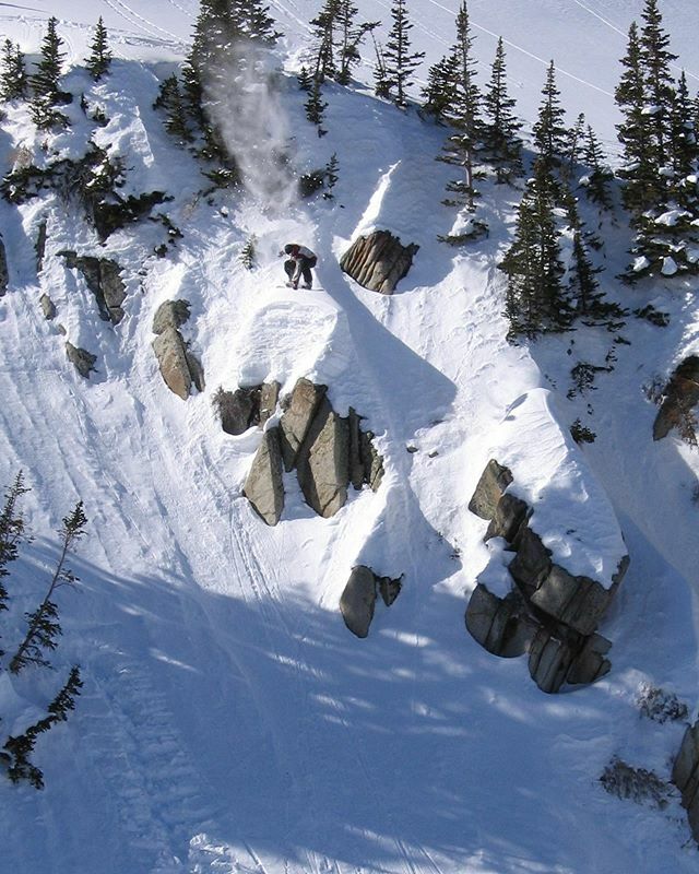 #tbt March 2004. Twin Lakes Pass area in the Wasatch. I’m too old for that kind of stuff now, but it was fun while it lasted 🤙 📷: <a href="/tynelson33/">Ty Nelson</a> #throwbackthursday #snowboarding #wasatchmountains #utah #cliffdrop ift.tt/2Z7t64z
