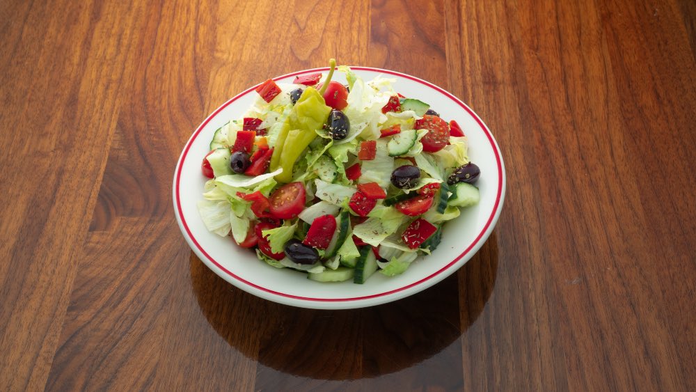 VeggieHappy's tweet photo. Attention #Brooklyn: complete your weekend with a game and Parm’s Sunday Salad at @barclayscenter. The perfect traditional Italian-American combo of iceberg lettuce, tomatoes, olives, cucumber, red peppers, pepperoncino, and house-made zesty dressing. You won’t fuggetaboutit. https://t.co/kW2c87PxFh