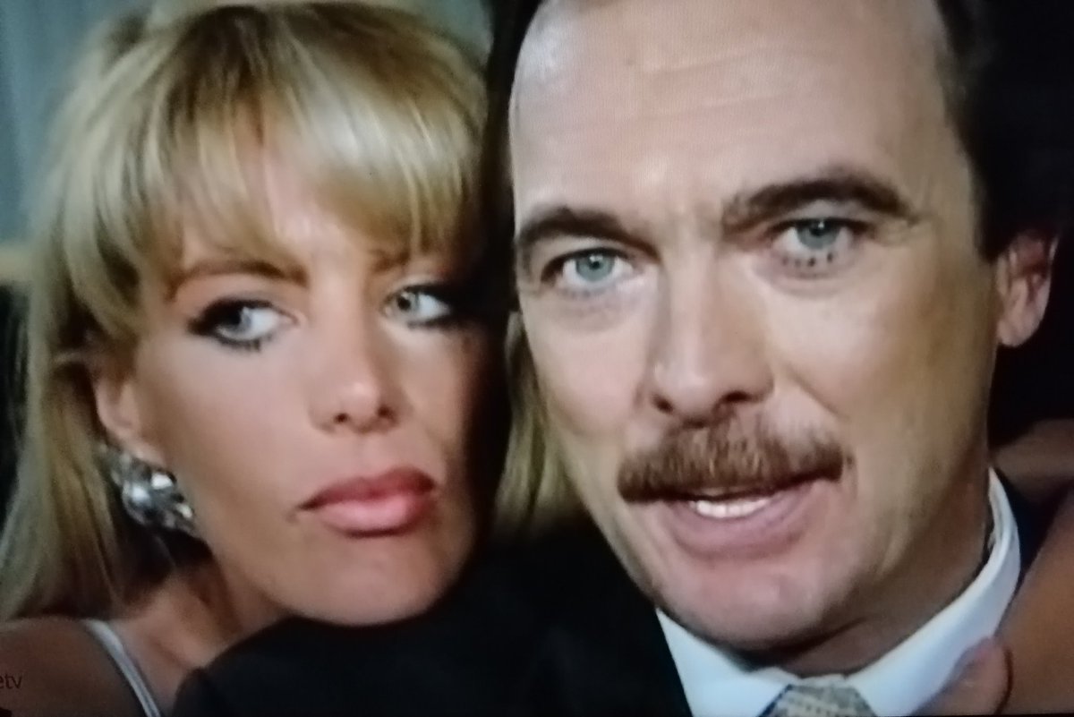 Bichita_Freak's tweet photo. #TBT viendo a mi amada @Lorenaherrera en la telenovela #ElPremioMayor a lado del primer actor Claudio Báez la seductora #AntoniaFernándezDeDomensain haciendo gala de la sensualidad de la cual es poseedora nuestra #BarbieMaligna TE AMAMOS LORE ERES LA MEJOR!!! https://t.co/ymHs7fmRhm