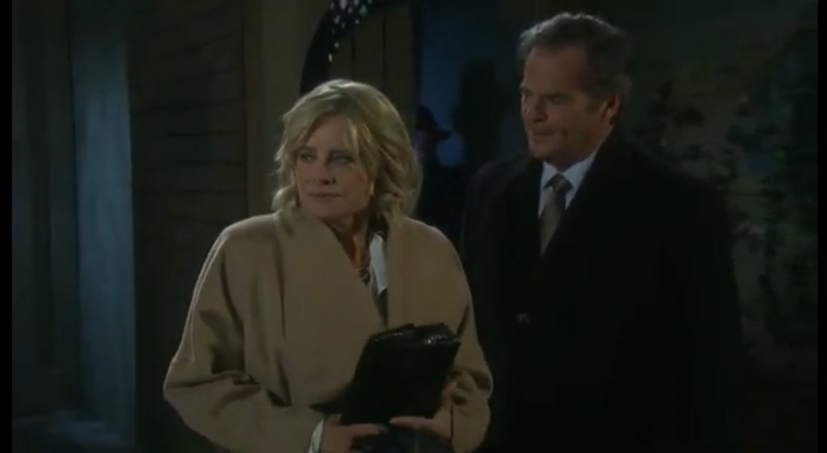 zumbapet's tweet image. Kayla senses something. Is she sensing her #Patchman is near by? 🙏🏻#Days - #stayla @nbcdays @daysofourlives