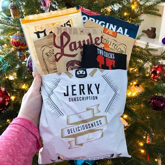 jerkysub's tweet photo. Give the gift of beef this holiday season! Send your friend or loved one delicious craft jerky brands and flavors monthly! #jerkysubscription #beefjerky https://t.co/QcbNQLtbKp