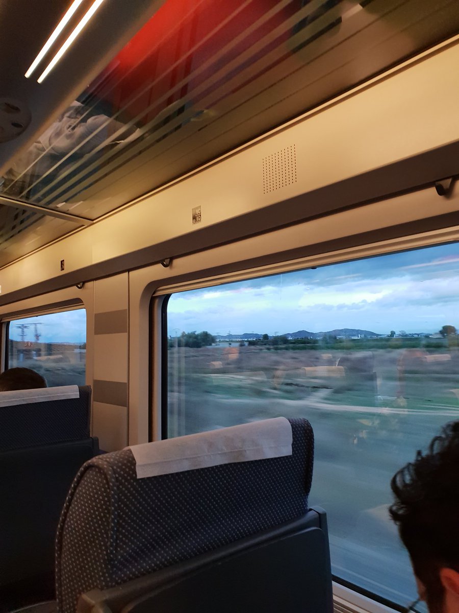 _JosephMercier's tweet photo. Próxima parada... ¡ #Madrid! Hoy presentación de #ElpasadodeBrian a las 19:00h, ¡estáis todos invitadísimos!🤗 https://t.co/evKyShMLSO
