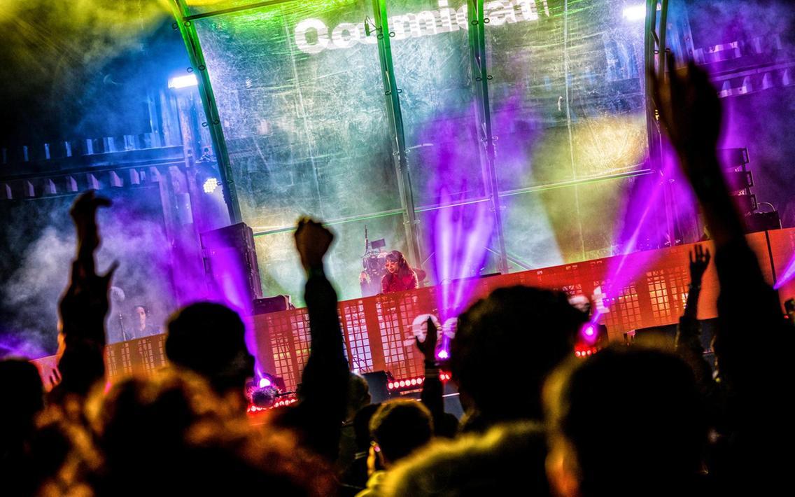 TheNationalNews's tweet image. Saudi #EDM festival #MiddleBeast welcomes thousands in its opening night bit.ly/36QdIMP