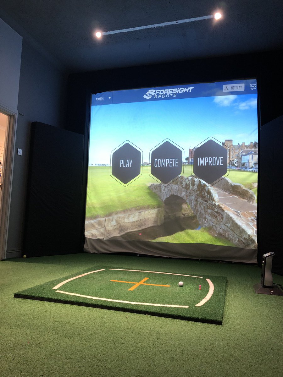 Course closed? Our indoor studio isn’t! Spaces available to hire out throughout the day. £15 for the hour 🏌🏻‍♂️