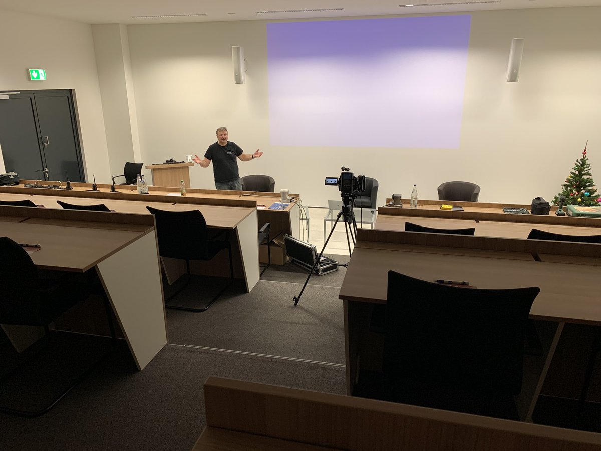 LaarCreation's tweet photo. Der Aufbau ist im vollen Gange!
Weinachtsspecial Live - Podcast 2019 aus der OSG Academy!

Ich freue mich auf Euer Einschalten heute am 20.12.2019 ab 18 Uhr zum Vorgespräch mit den Zuschauern sowie ab 19 Uhr zum Podcast.
Link zum Livestream: https://t.co/4lONSQdO7U

#Podcast https://t.co/sJWYYIsjes