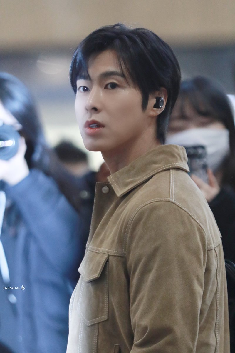 KUIKUI__K's tweet photo. #동방신기⁠ ⁠⁠ ⁠ #유노윤호 191220 김포출국 https://t.co/iR0lxNzc6O