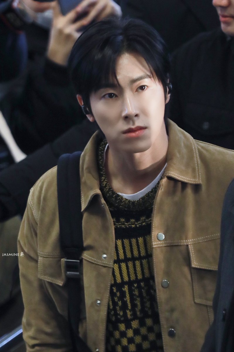 KUIKUI__K's tweet photo. #동방신기⁠ ⁠⁠ ⁠ #유노윤호 191220 김포출국 https://t.co/iR0lxNzc6O